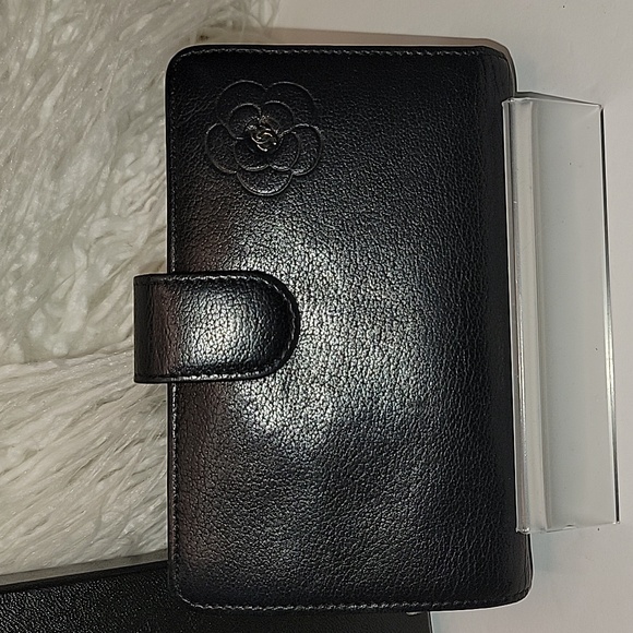 Chanel Camilla Flower Embossed Wallet - Picture 2 of 11